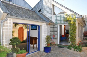 Maison à 100m de la mer avec WIFI, place Ste-Anne à TREGASTEL - Réf 43